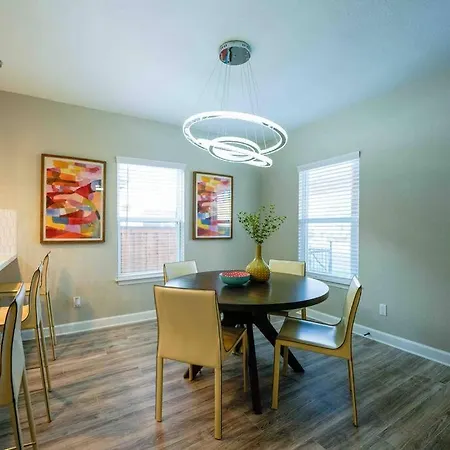 Casa Fiesta-2Bed/2Bath 1100 Sq Ft Urban Stunner Vila